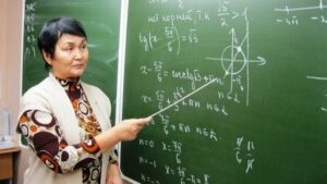 Кыргызстанда 133 миң педагог эмгектенет — Мугалимдер күнүнө карата маалымат — Новости Кыргызстана
