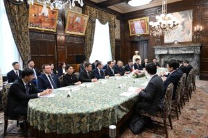 Жогорку Кеңештин төрагасы Бишкекте өтө турган тоо саммитине япон делегациясын чакырды — Новости Кыргызстана