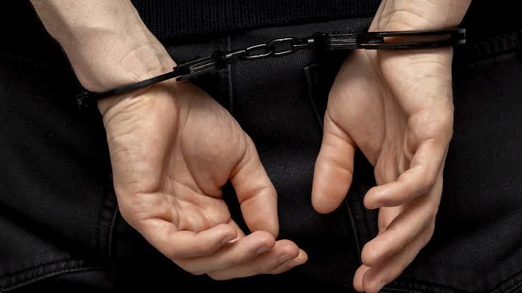 Кыргызстанда соттолгондорго кайрадан ырайым берүүгө уруксат берүү каралууда — жаңы эрежелер