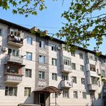 В городе Ош проводят побелку и покраску фасадов многоэтажных домов — Новости Кыргызстана