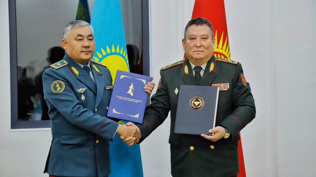 Кыргызстан и Казахстан утвердили план развития военного сотрудничества — Новости Кыргызстана