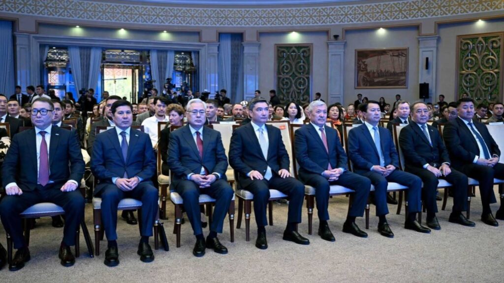 Кыргызстан менен Казакстан өз ара соода жүгүртүүнү 3 млрд долларга жеткирүүнү көздөөдө