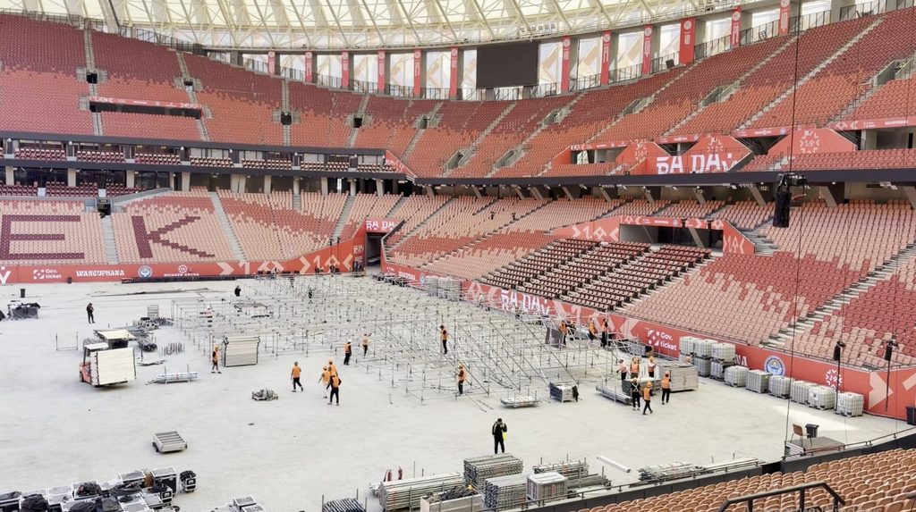 К концерту Шакиры в Бишкеке начали монтаж сцены на Bishkek Arena — видео — Новости Кыргызстана