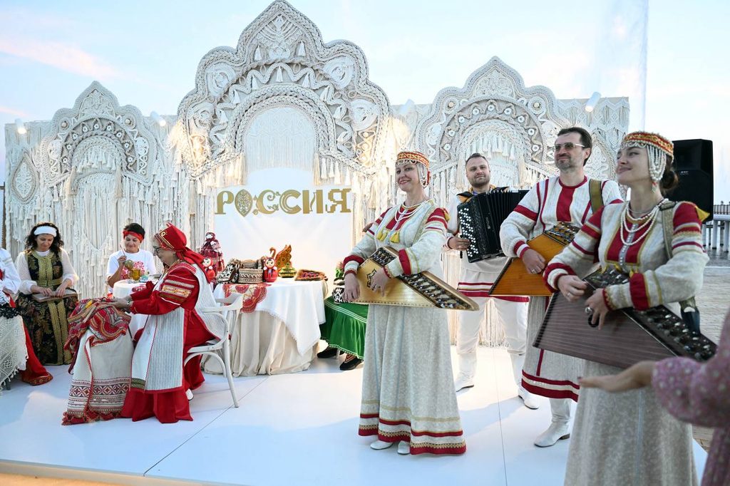 Садыр Жапаров КМШ өлкөлөрүнүн башчылары менен бирге Авазадагы улуттук тамак-аш фестивалына барды — фото 5
