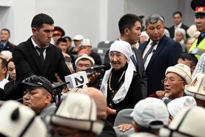 Баткендиктер Садыр Жапаровго суу жана акыйкат сот маселелери боюнча даттанышты — Новости Кыргызстана