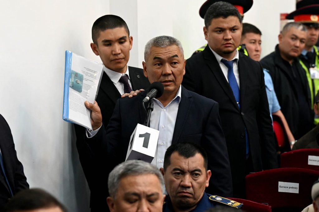 Баткенцы пожаловались Садыру Жапарову на проблемы с водой и правосудием — контекст события
