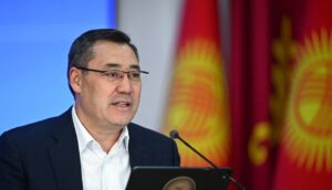 Таш-Көмүр жана Кара-Көлдүн тургундары президентке көйгөйлөрүн айтып беришти — Новости Кыргызстана